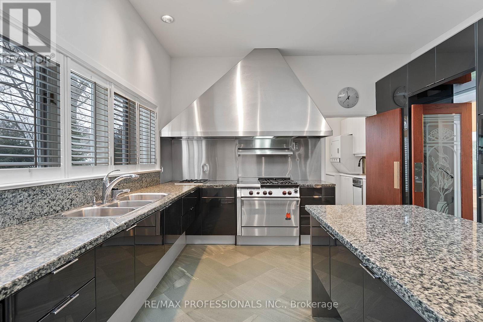 6a Edenbrook Hill, Toronto, Ontario  M9A 3Z6 - Photo 22 - W12797590