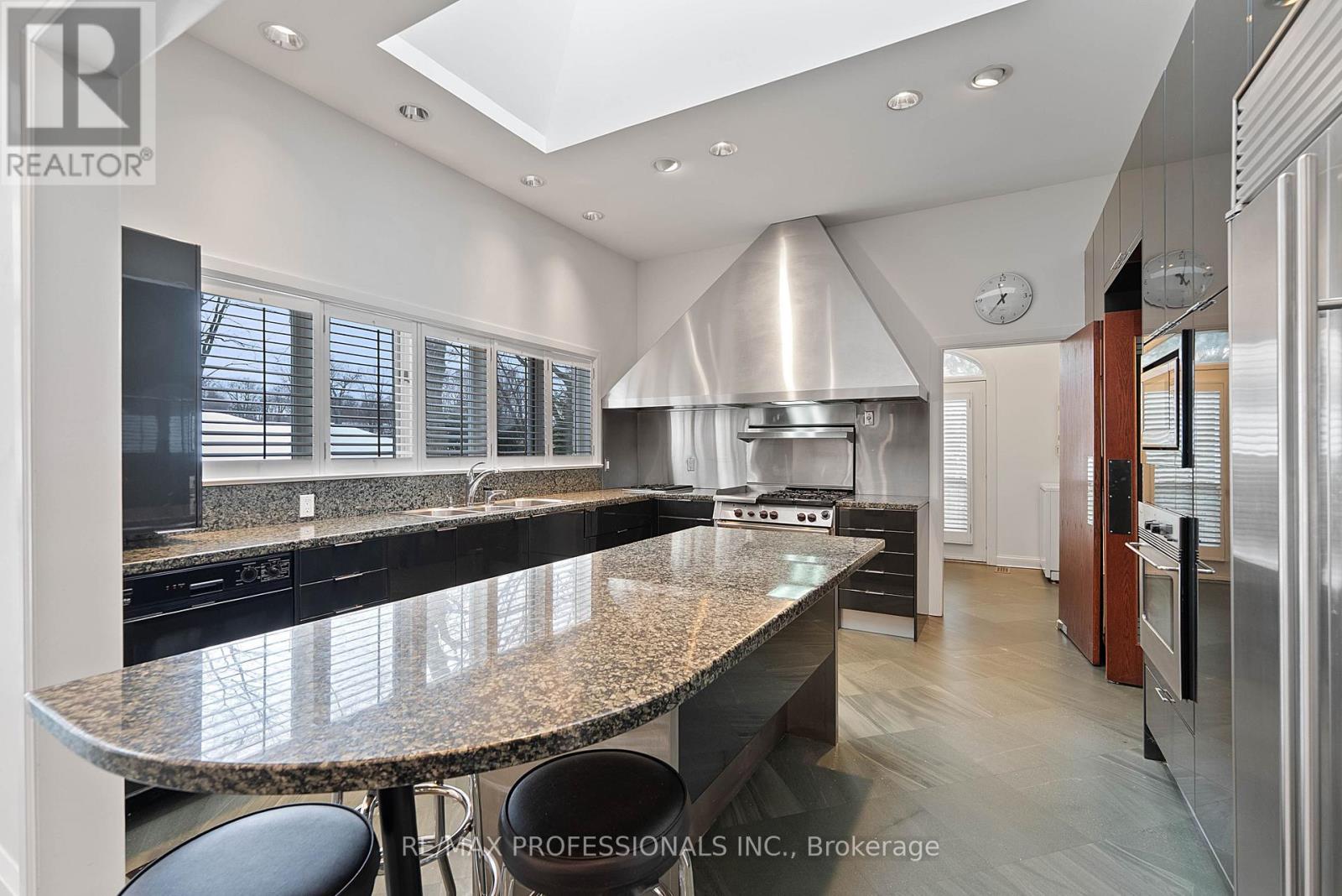 6a Edenbrook Hill, Toronto, Ontario  M9A 3Z6 - Photo 5 - W12797590