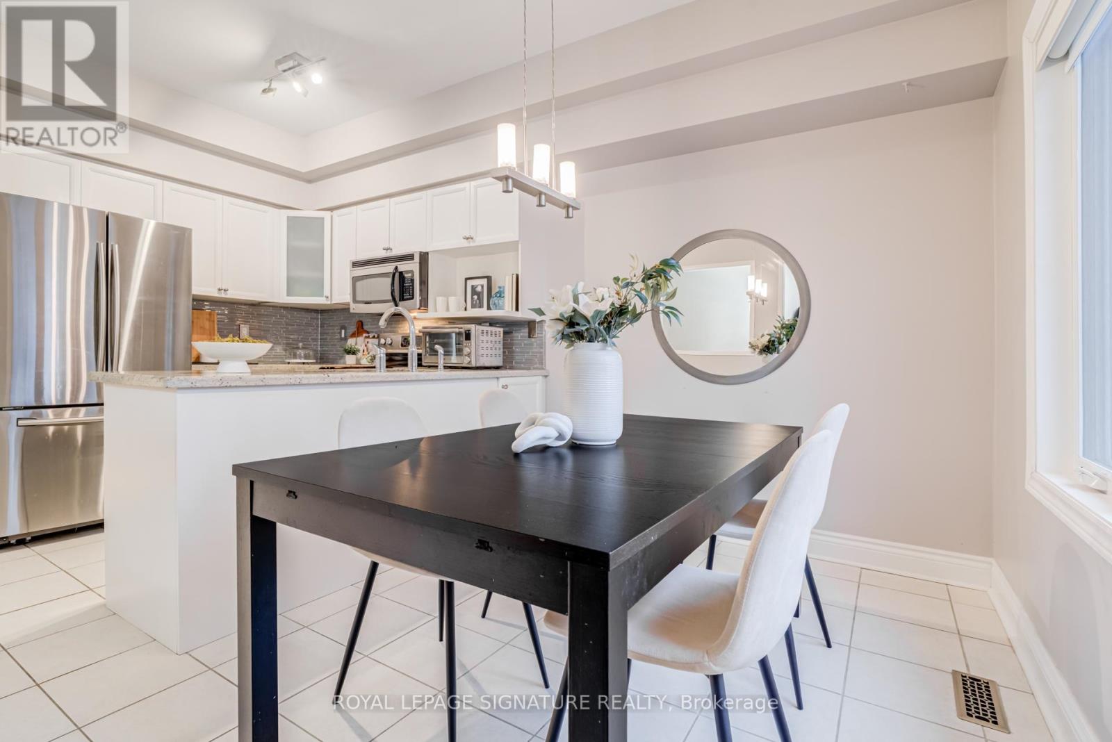 97 Harbourview Crescent, Toronto, Ontario  M8V 4A9 - Photo 10 - W12797608