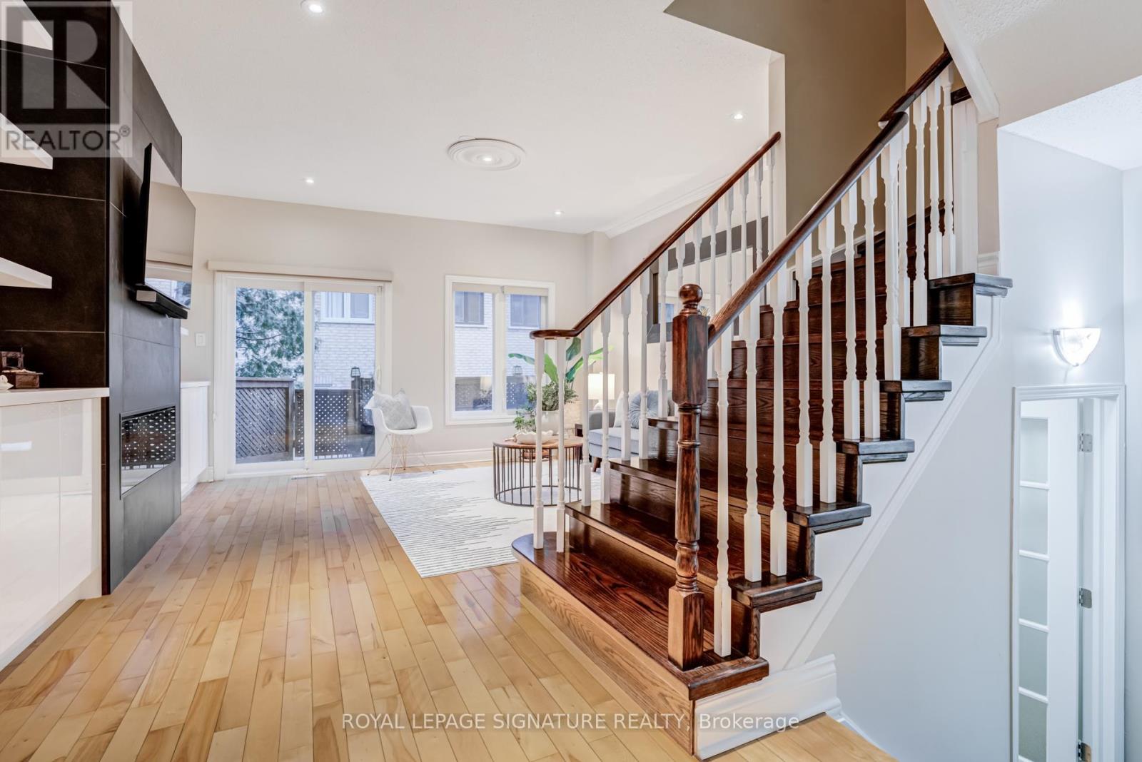 97 Harbourview Crescent, Toronto, Ontario  M8V 4A9 - Photo 11 - W12797608