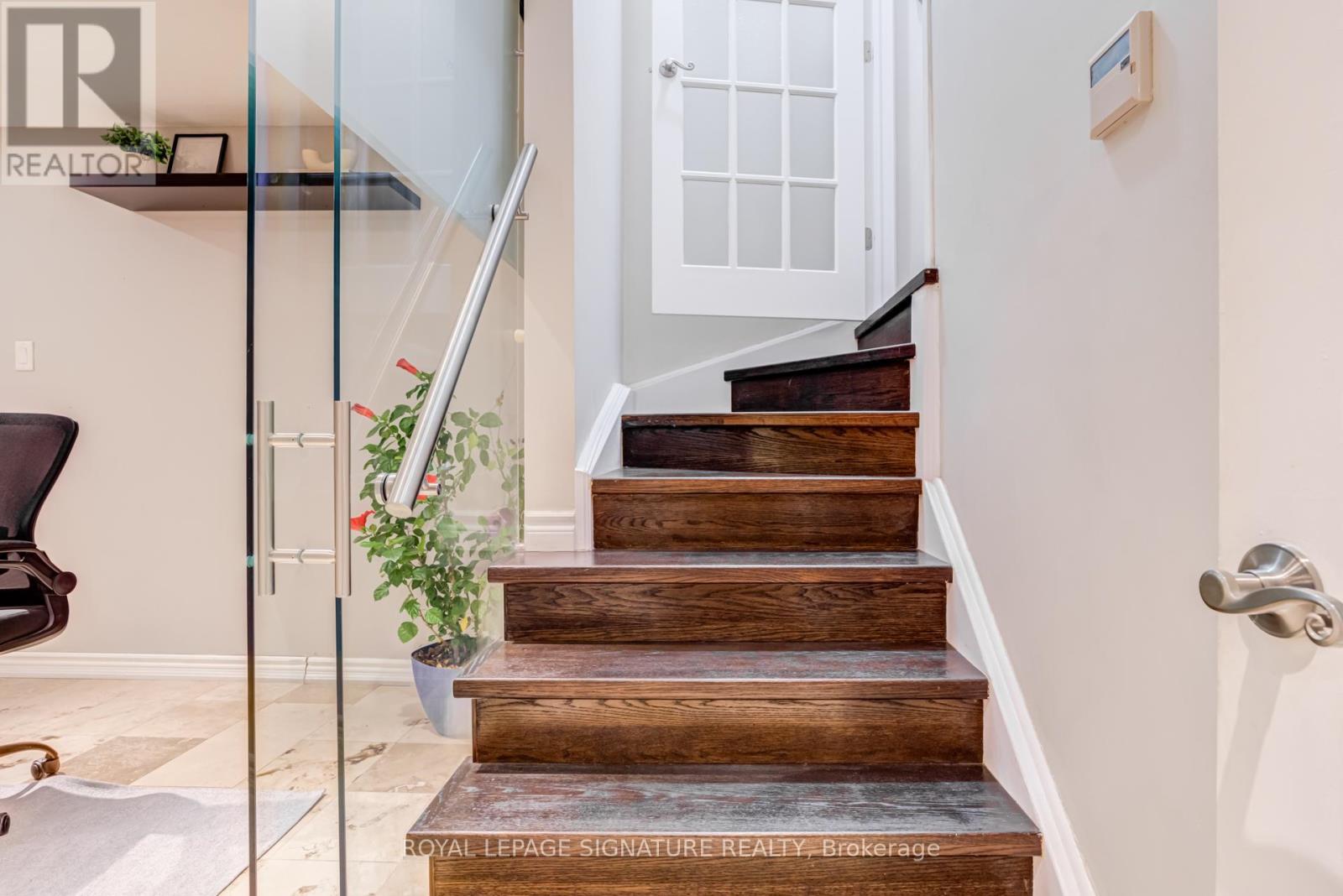 97 Harbourview Crescent, Toronto, Ontario  M8V 4A9 - Photo 24 - W12797608