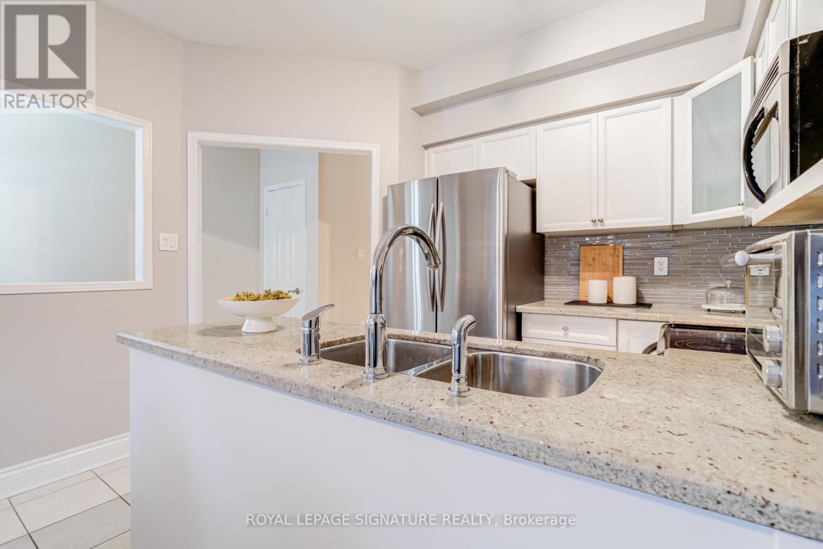 97 Harbourview Crescent, Toronto, Ontario  M8V 4A9 - Photo 6 - W12797608