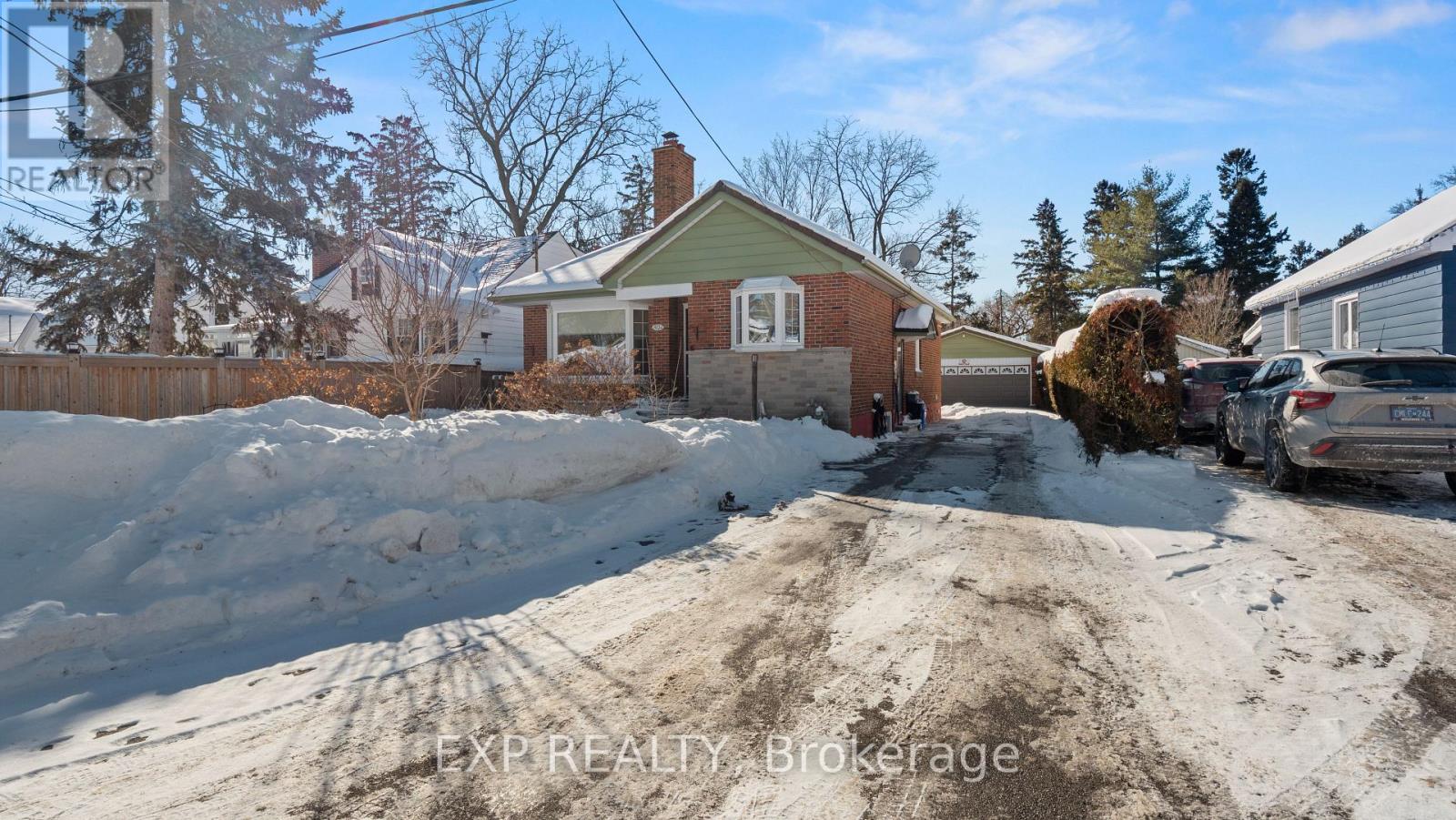 1032 Cedarwood Place, Burlington, Ontario  L7T 3J3 - Photo 1 - W12797616