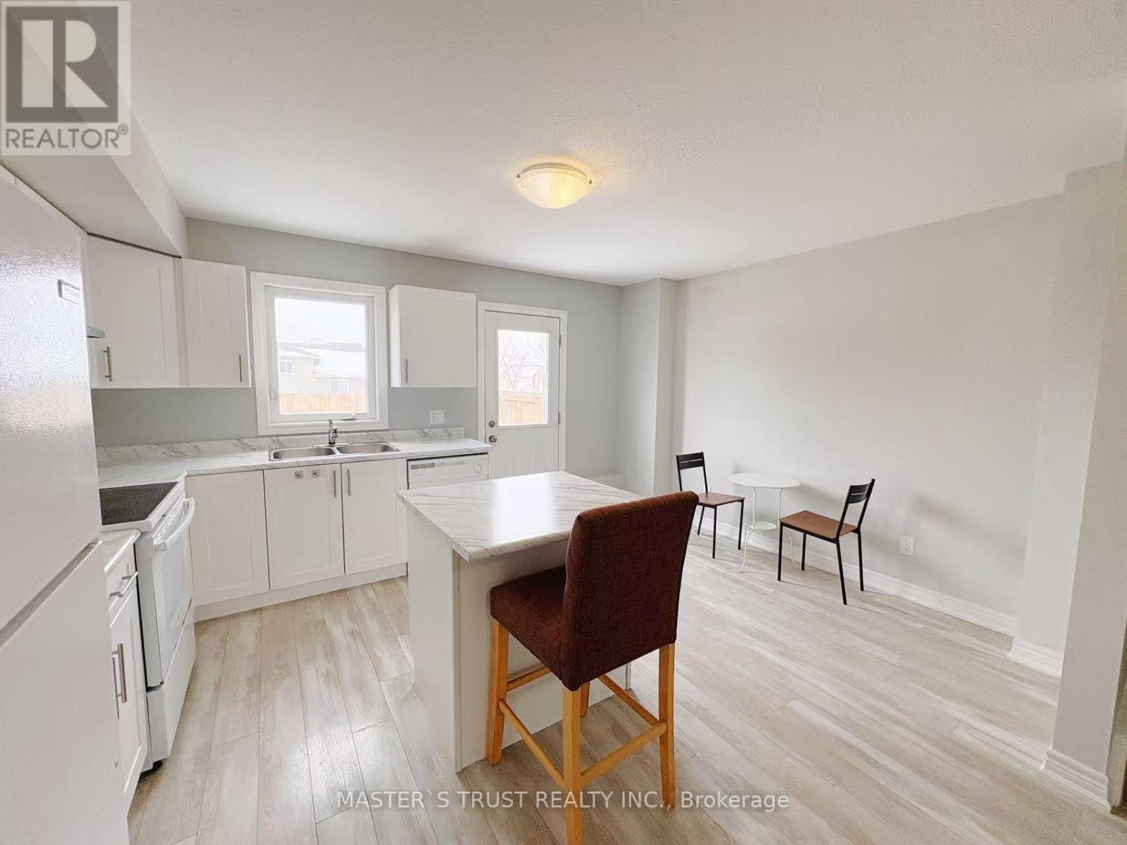 86 - 7768 Ascot Circle, Niagara Falls, Ontario  L2H 3P9 - Photo 6 - X12797614