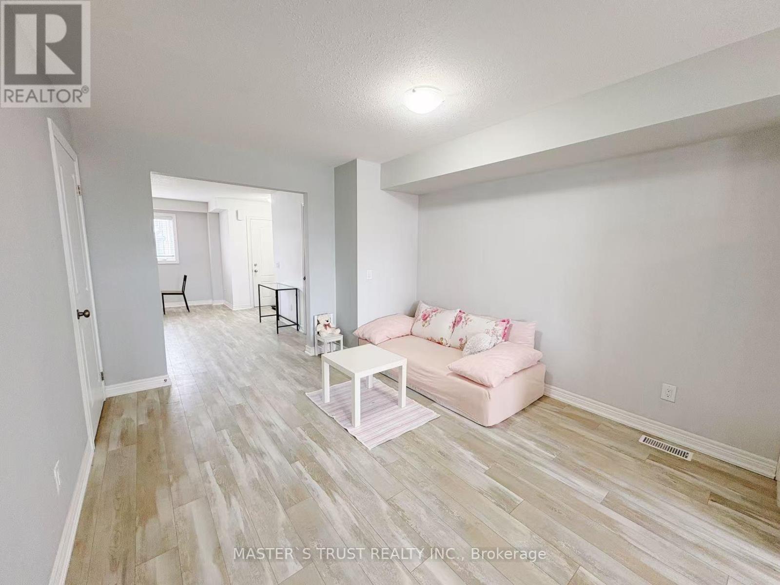 86 - 7768 Ascot Circle, Niagara Falls, Ontario  L2H 3P9 - Photo 9 - X12797614