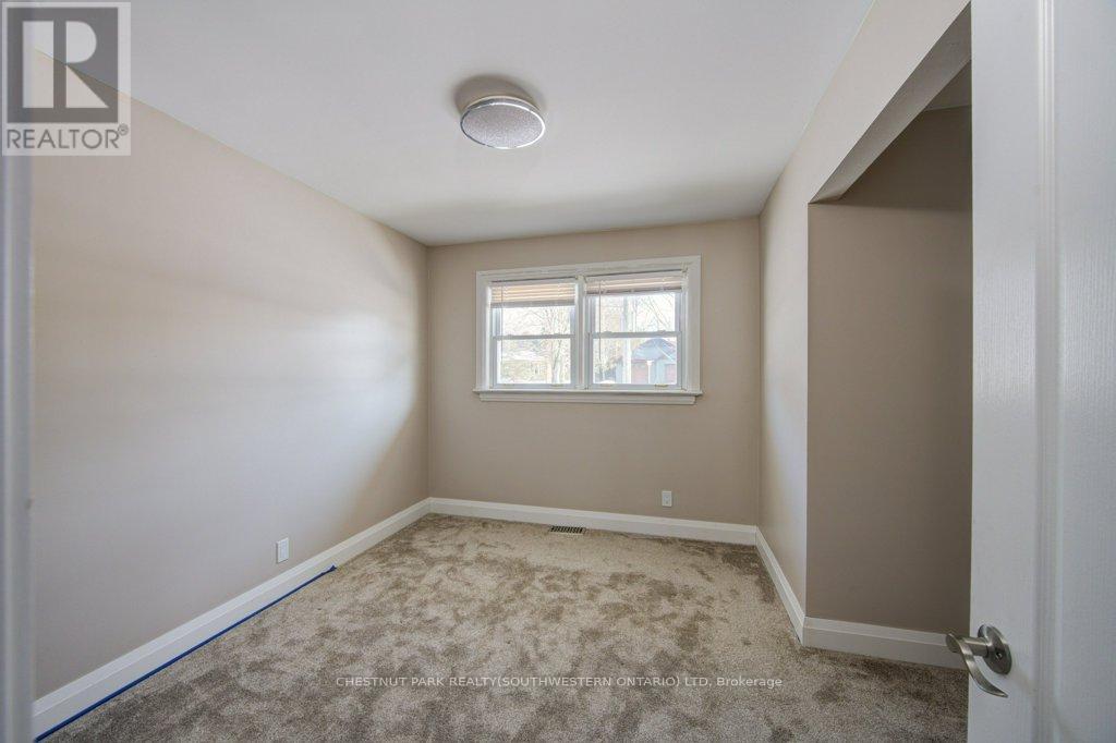 243 King Street E, Ingersoll, Ontario  N5C 1H4 - Photo 17 - X12797624