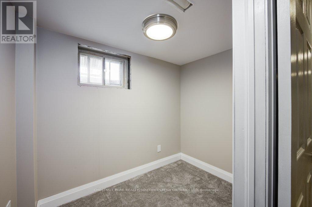 243 King Street E, Ingersoll, Ontario  N5C 1H4 - Photo 36 - X12797624