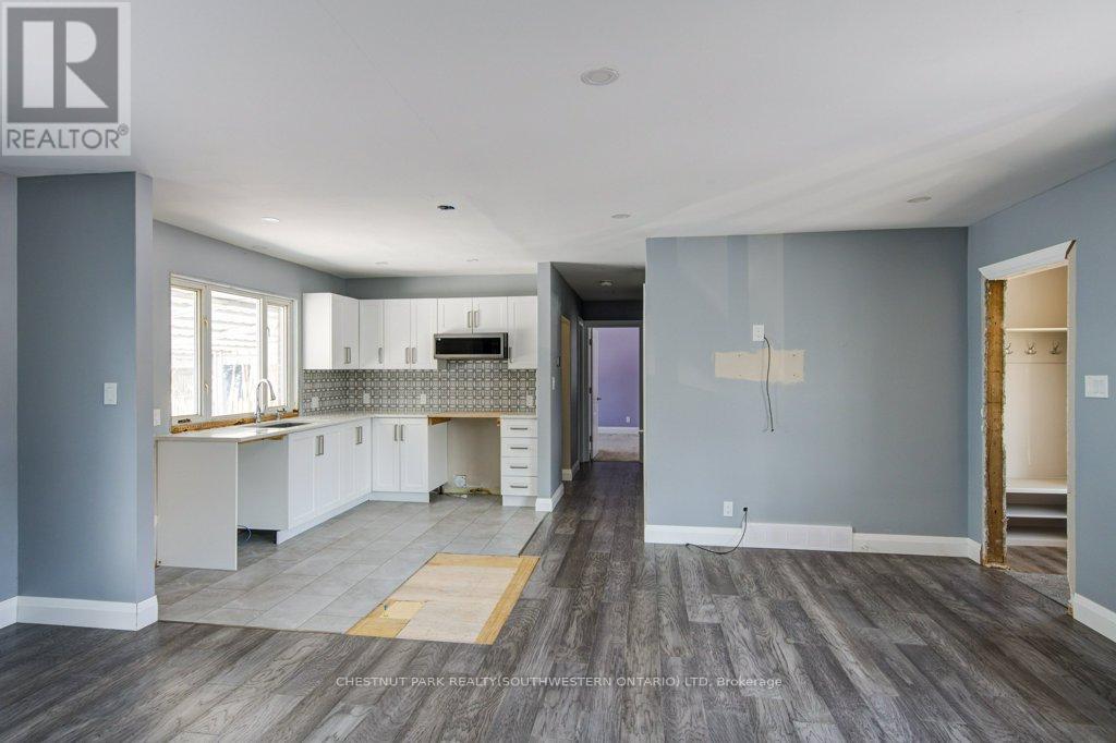 243 King Street E, Ingersoll, Ontario  N5C 1H4 - Photo 9 - X12797624