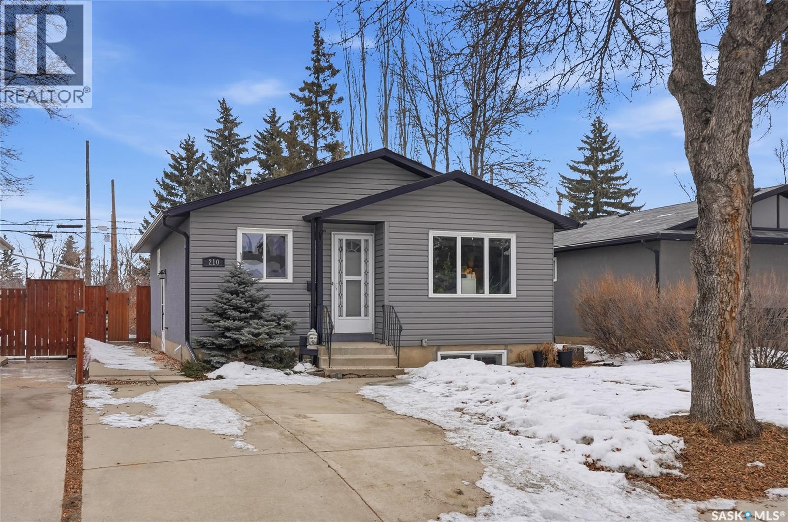 210 113th Street W, Saskatoon, Saskatchewan  S7N 2L1 - Photo 2 - SK028763