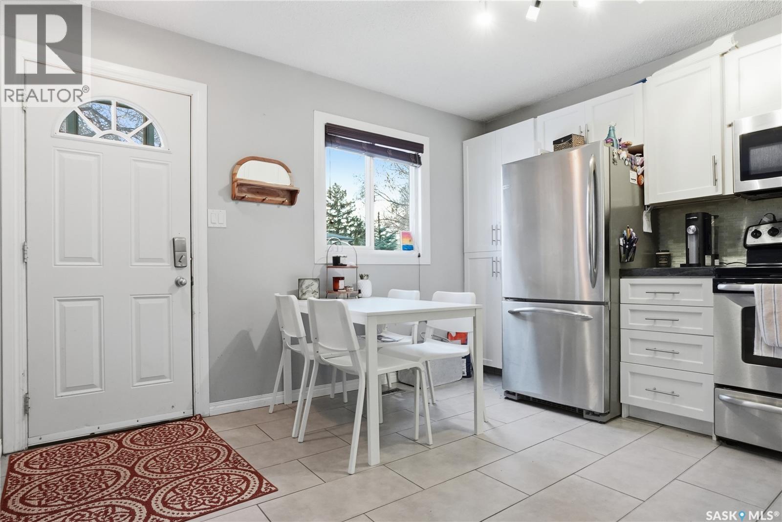 210 113th Street W, Saskatoon, Saskatchewan  S7N 2L1 - Photo 3 - SK028763