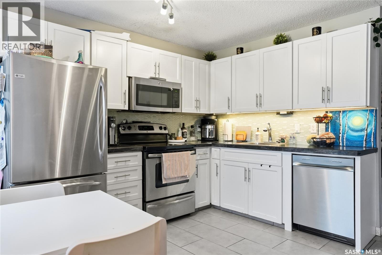 210 113th Street W, Saskatoon, Saskatchewan  S7N 2L1 - Photo 6 - SK028763