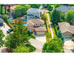 10 SHADOWDALE DRIVE, Hamilton, Ontario
