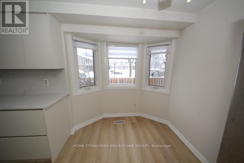 10 - 700 Erinbrook Drive, Kitchener, Ontario  N2E 2S7 - Photo 12 - X12708122