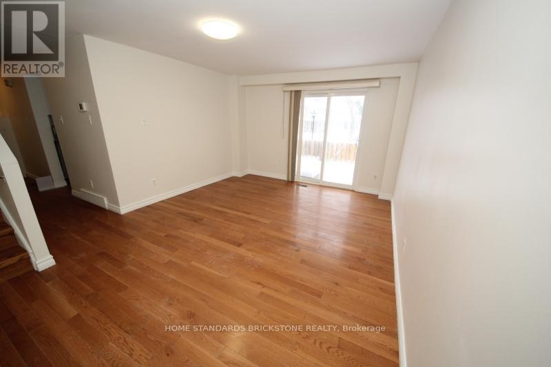 10 - 700 Erinbrook Drive, Kitchener, Ontario  N2E 2S7 - Photo 16 - X12708122