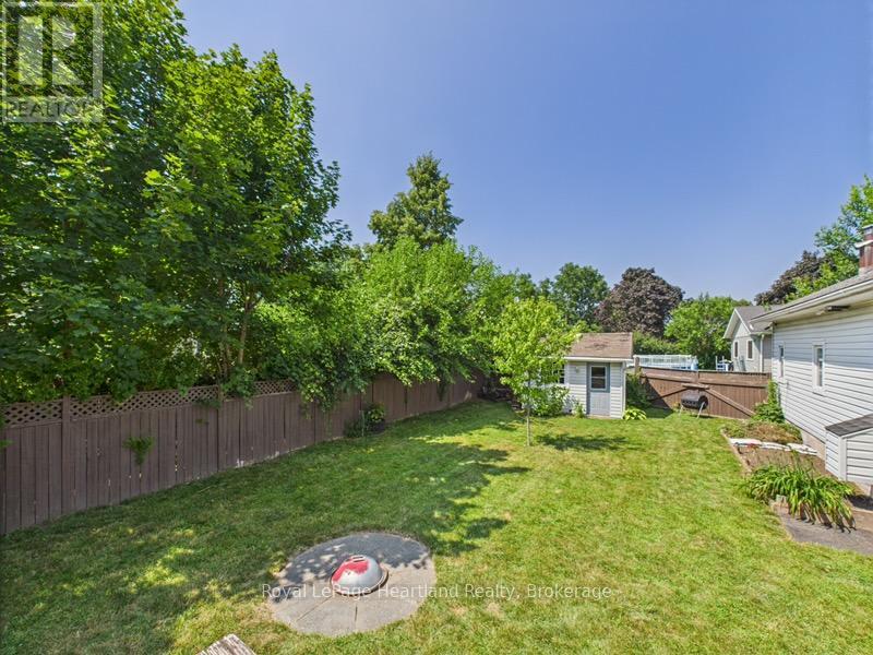 152 Bayfield Road, Goderich (Goderich (Town)), Ontario  N7A 3G3 - Photo 2 - X12797714