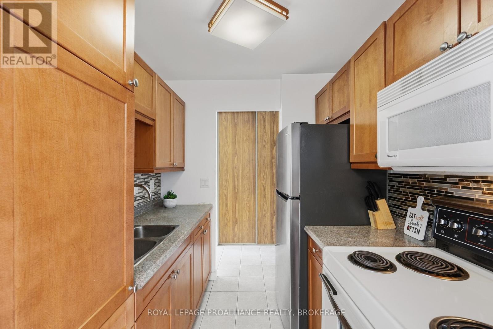 207 - 334 Queen Mary Road, Kingston (West Of Sir John A. Blvd), Ontario  K7M 7E7 - Photo 12 - X12797818