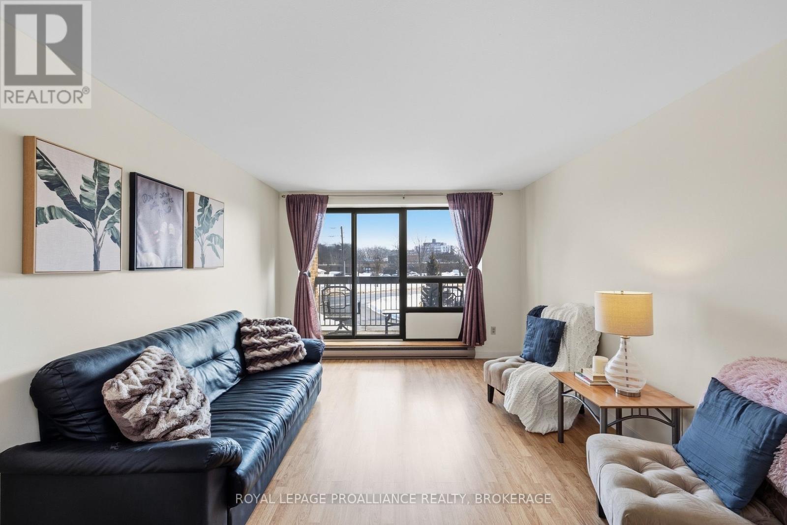 207 - 334 Queen Mary Road, Kingston (West Of Sir John A. Blvd), Ontario  K7M 7E7 - Photo 5 - X12797818