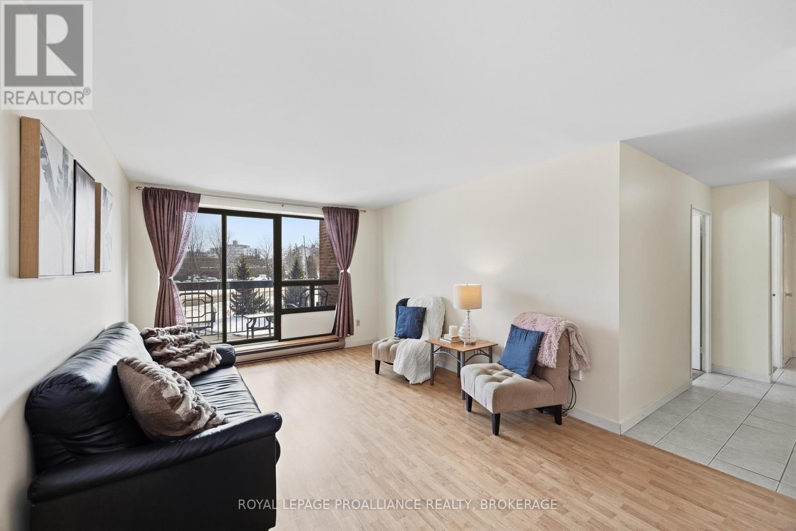 207 - 334 Queen Mary Road, Kingston (West Of Sir John A. Blvd), Ontario  K7M 7E7 - Photo 6 - X12797818