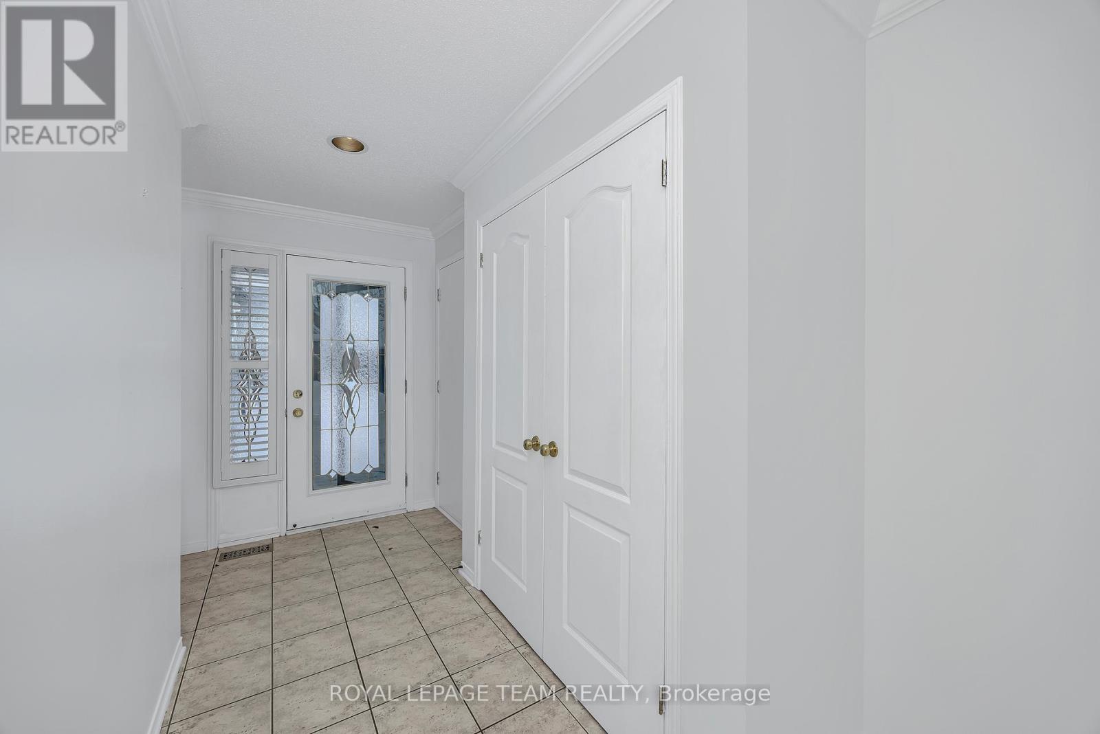 43 Settler's Ridge Way, Ottawa, Ontario  K2J 4V2 - Photo 3 - X12797720