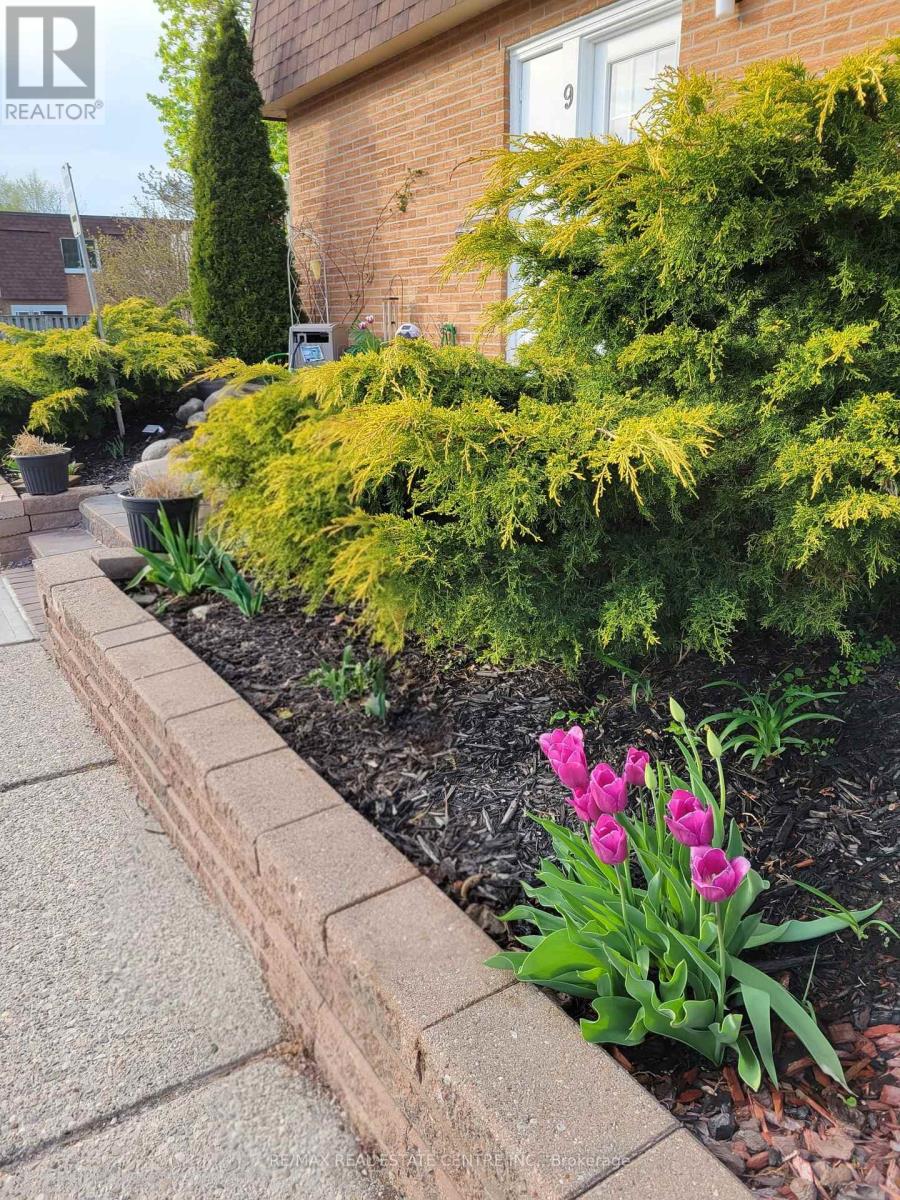 9 - 120 Country Club Drive, Guelph, Ontario  N1E 3K7 - Photo 37 - X12796858