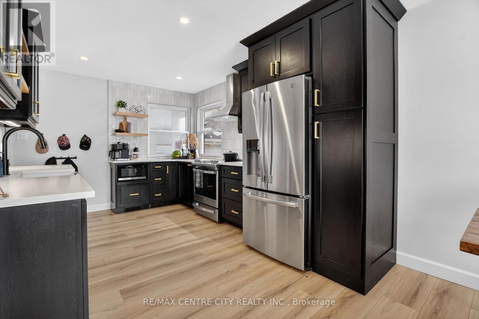 Photo 11 of 47 for 196 Byron Street