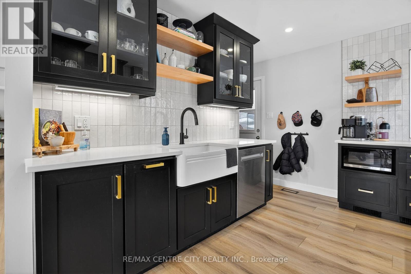 Photo 16 of 47 for 196 Byron Street