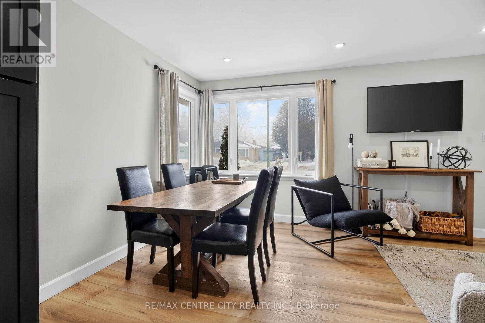 Photo 18 of 47 for 196 Byron Street