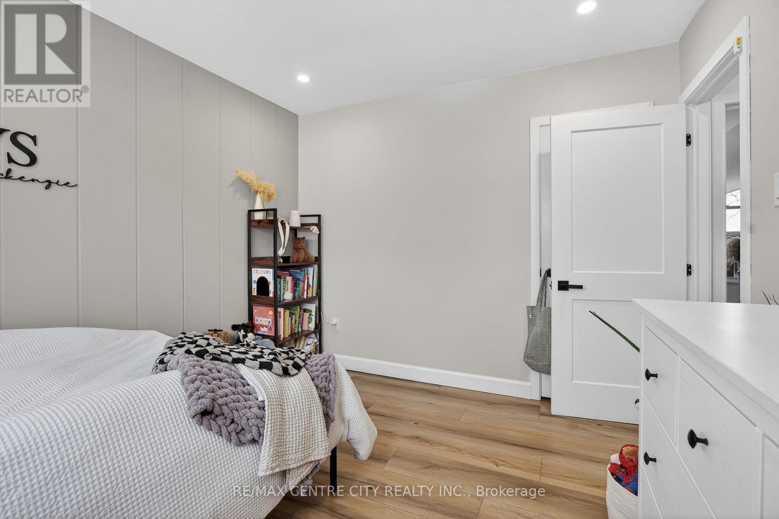 Photo 27 of 47 for 196 Byron Street