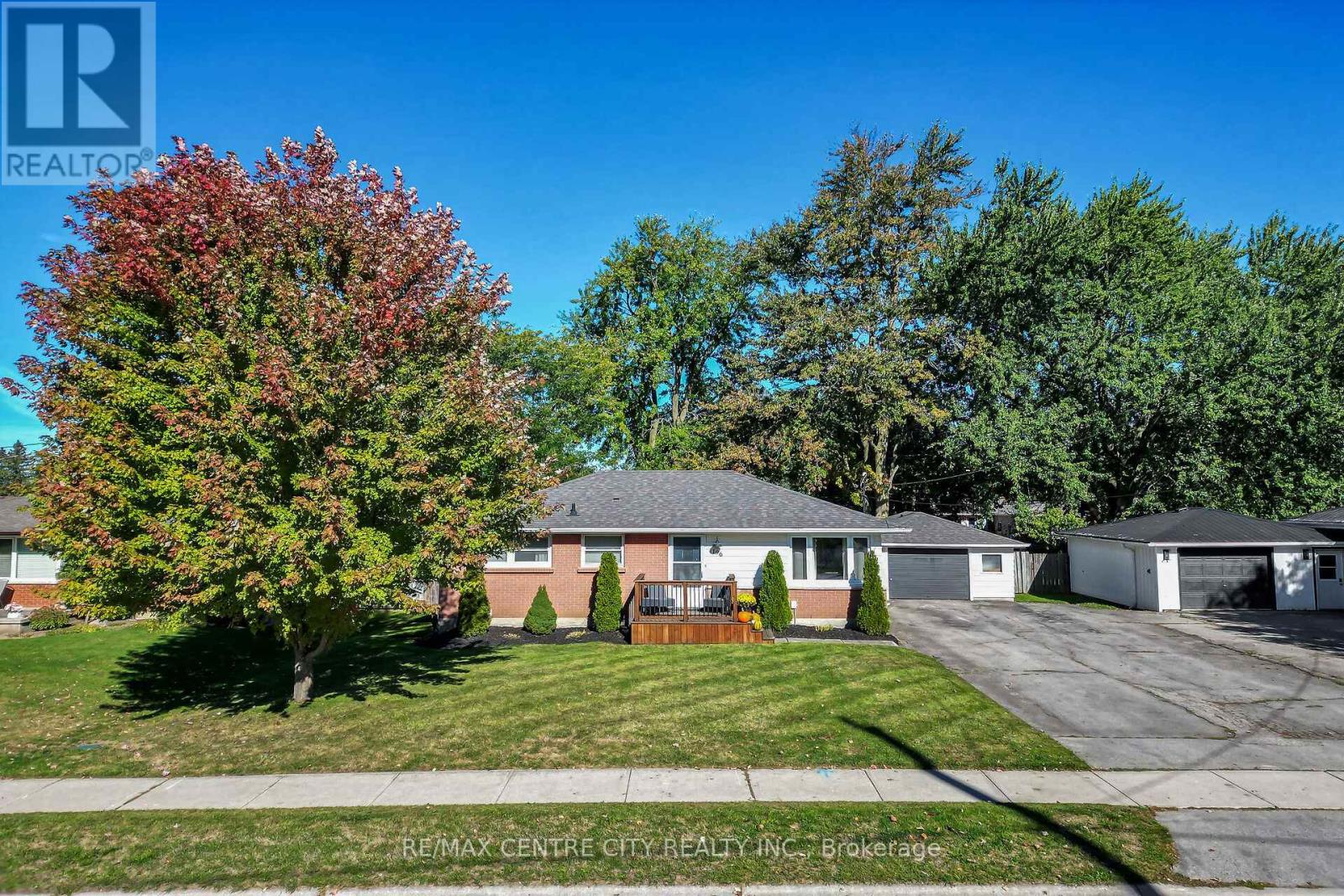 196 Byron Street, Zorra (Thamesford), Ontario  N0M 2M0 - Photo 2 - X12797646