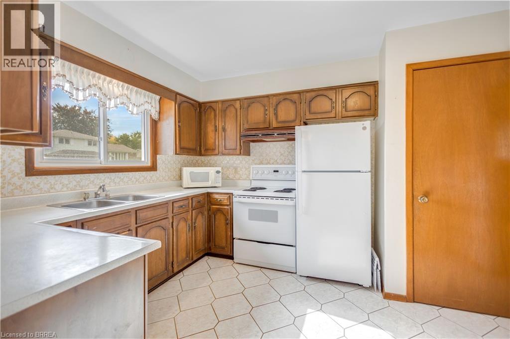 14 Burdock Boulevard, Brantford, Ontario  N3R 6B6 - Photo 9 - 40796744