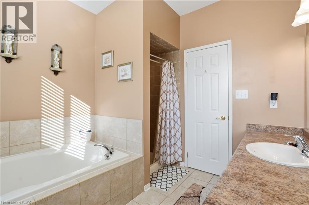 23 Mathews Court, Brantford, Ontario  N3T 0A9 - Photo 19 - 40793056