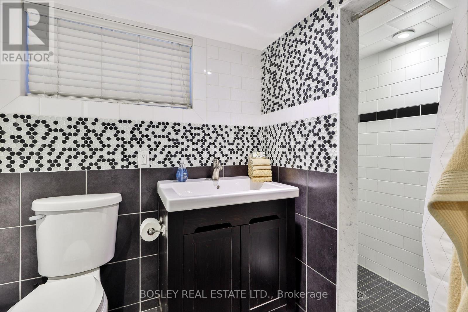 663 Vaughan Road, Toronto, Ontario  M6E 2Y4 - Photo 29 - C12797690