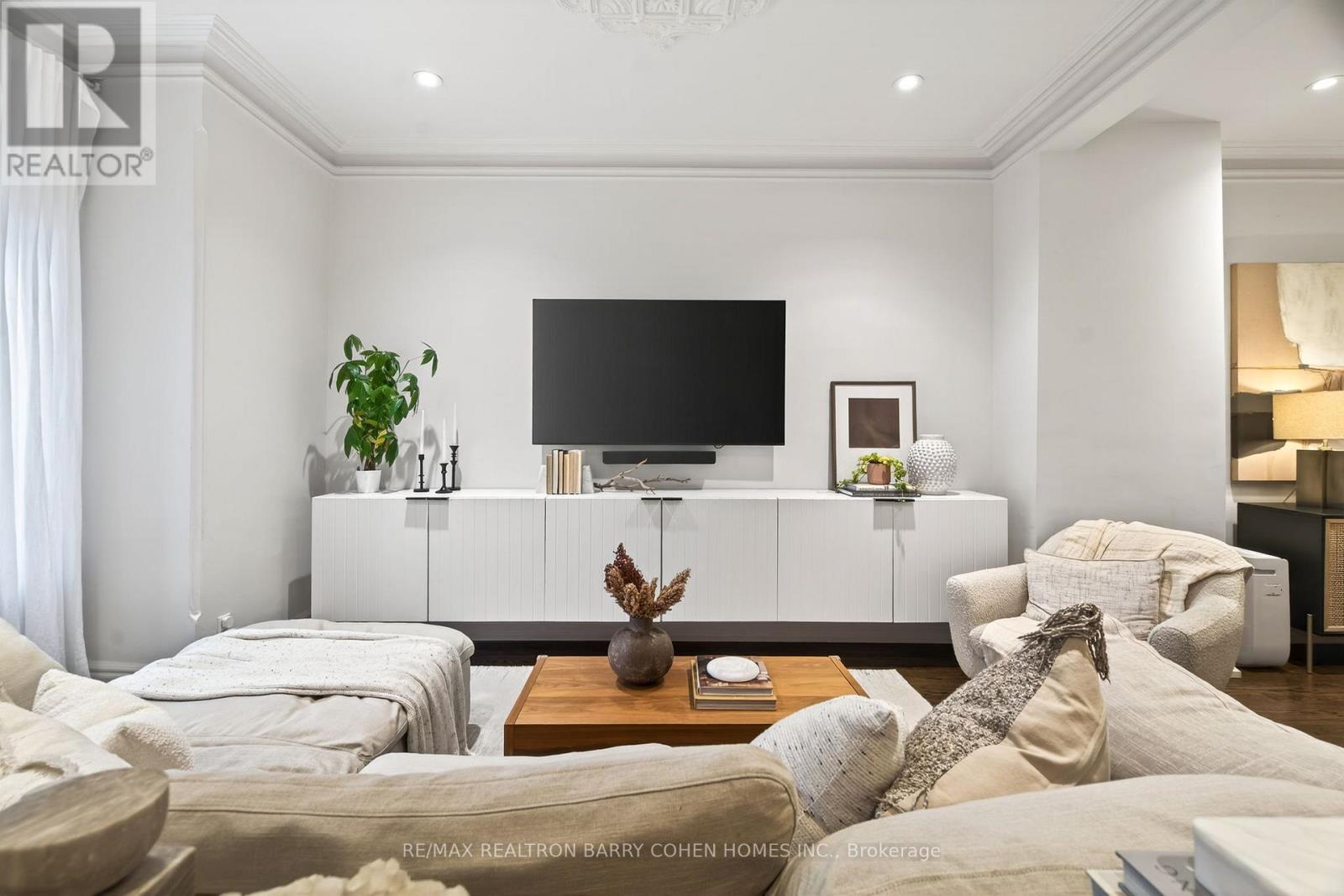 198 Macpherson Avenue, Toronto, Ontario  M5R 1W8 - Photo 3 - C12797722