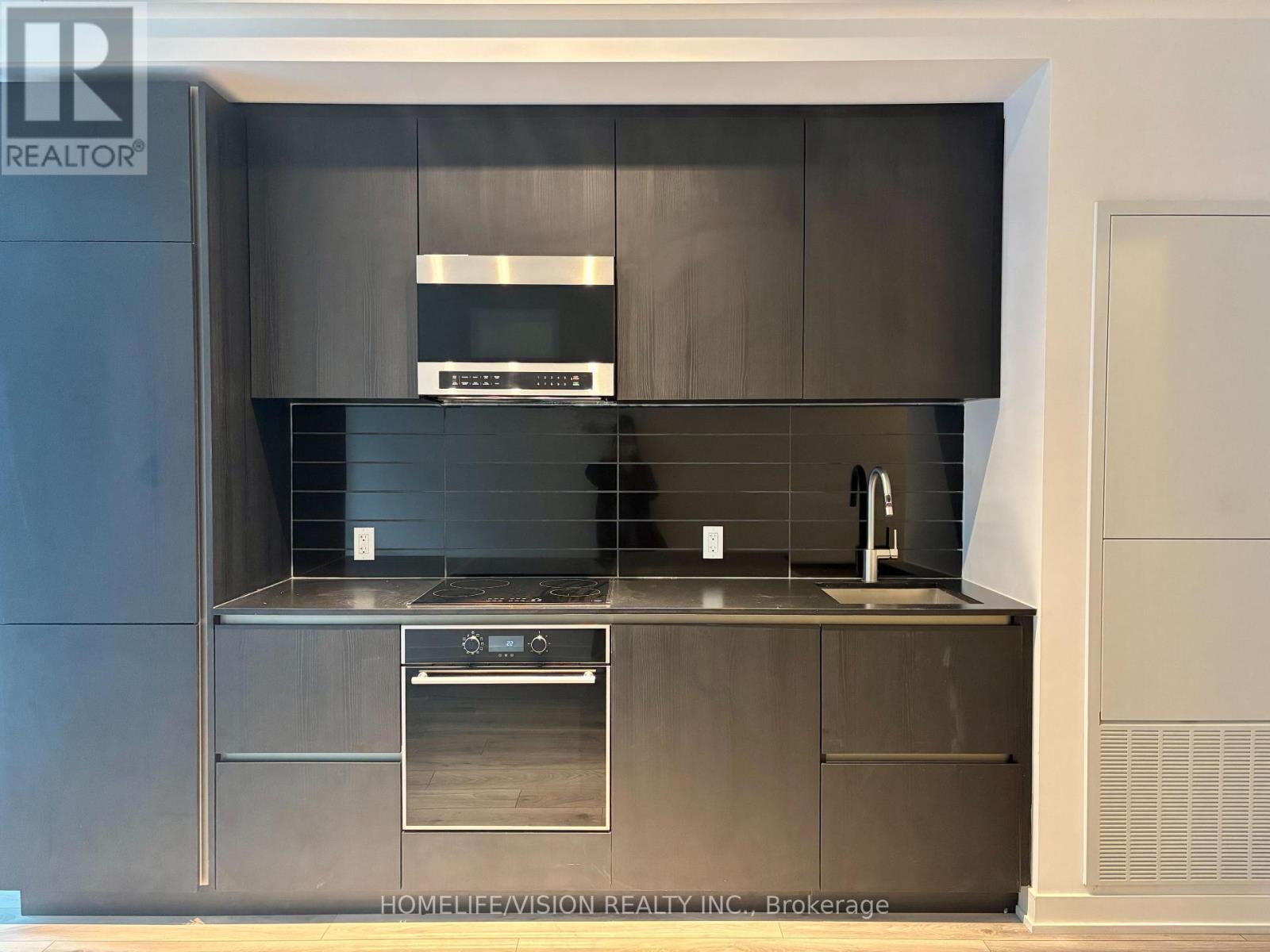 211 - 110 Broadway Avenue, Toronto, Ontario  M4P 1V7 - Photo 5 - C12797788