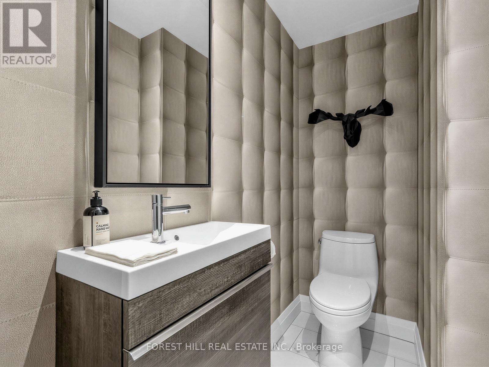 21 Gardiner Road, Toronto, Ontario  M5P 3B4 - Photo 18 - C12797822