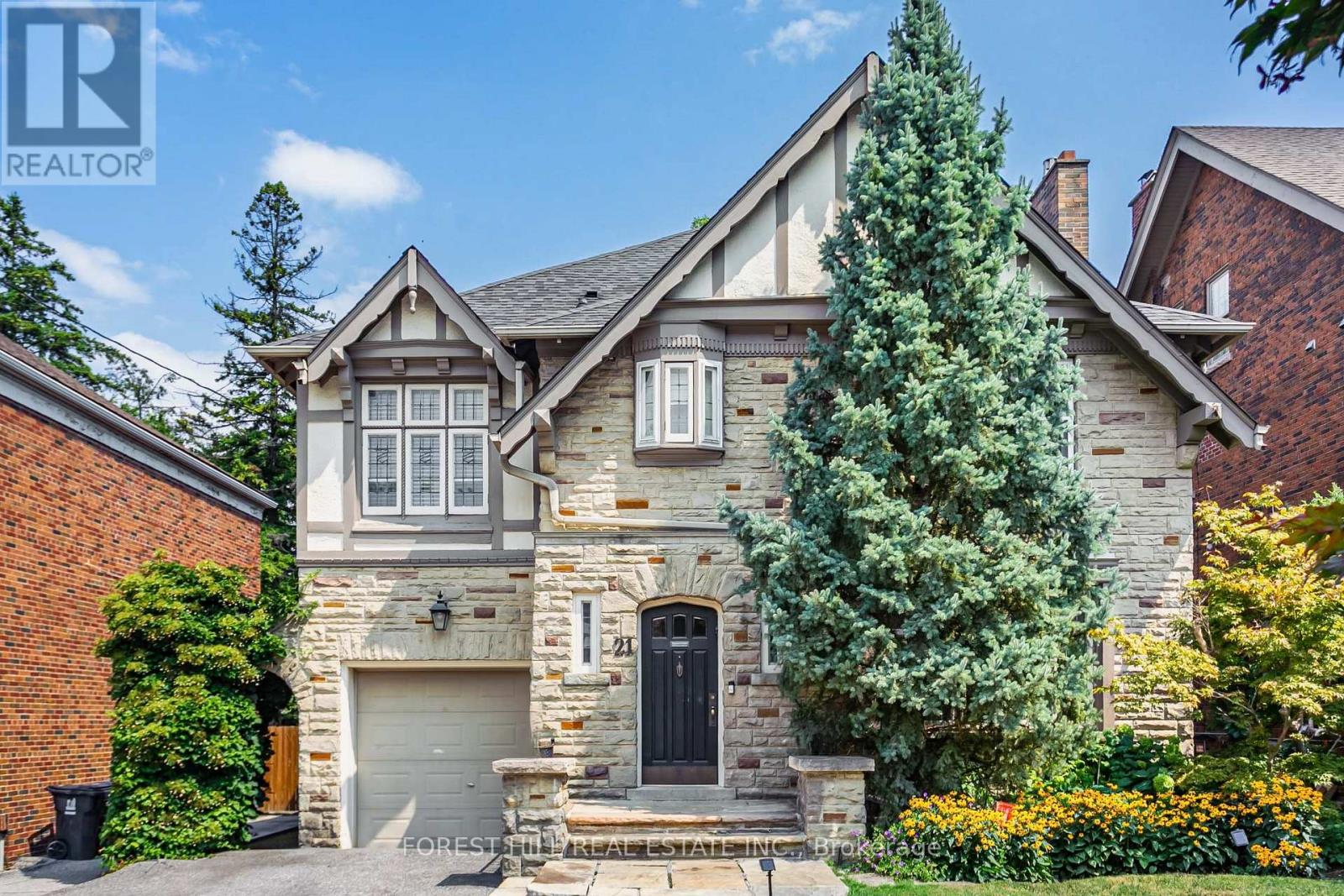 21 Gardiner Road, Toronto, Ontario  M5P 3B4 - Photo 2 - C12797822