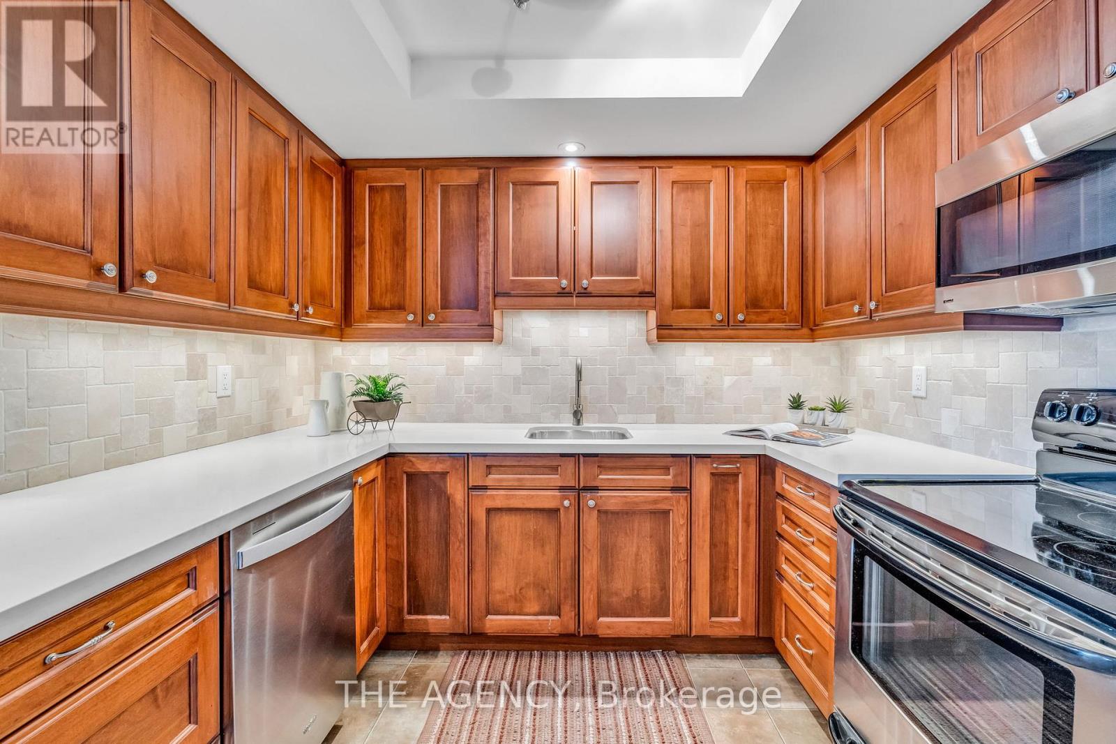 602 - 3 Concorde Place, Toronto (Banbury-Don Mills), Ontario  M3C 3K7 - Photo 4 - C12797870