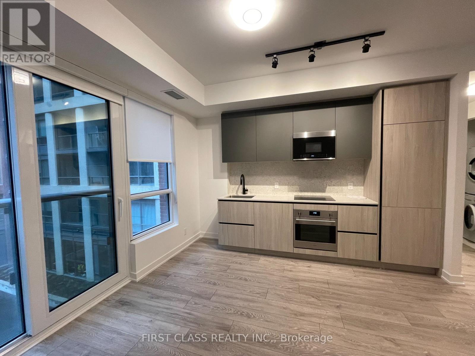 609 - 108 Peter Street, Toronto (Waterfront Communities), Ontario  M5V 0W2 - Photo 4 - C12797876