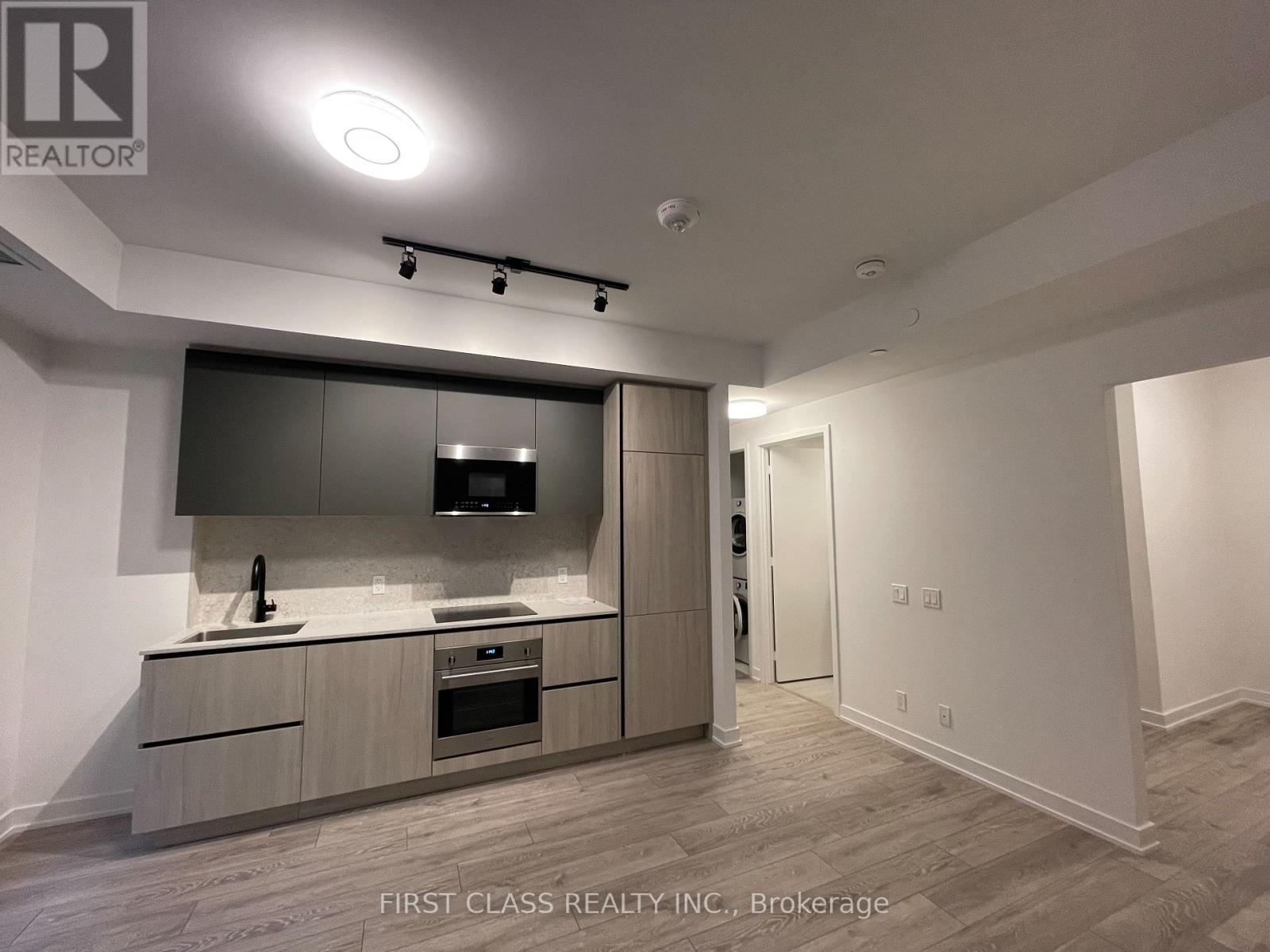 609 - 108 Peter Street, Toronto (Waterfront Communities), Ontario  M5V 0W2 - Photo 5 - C12797876