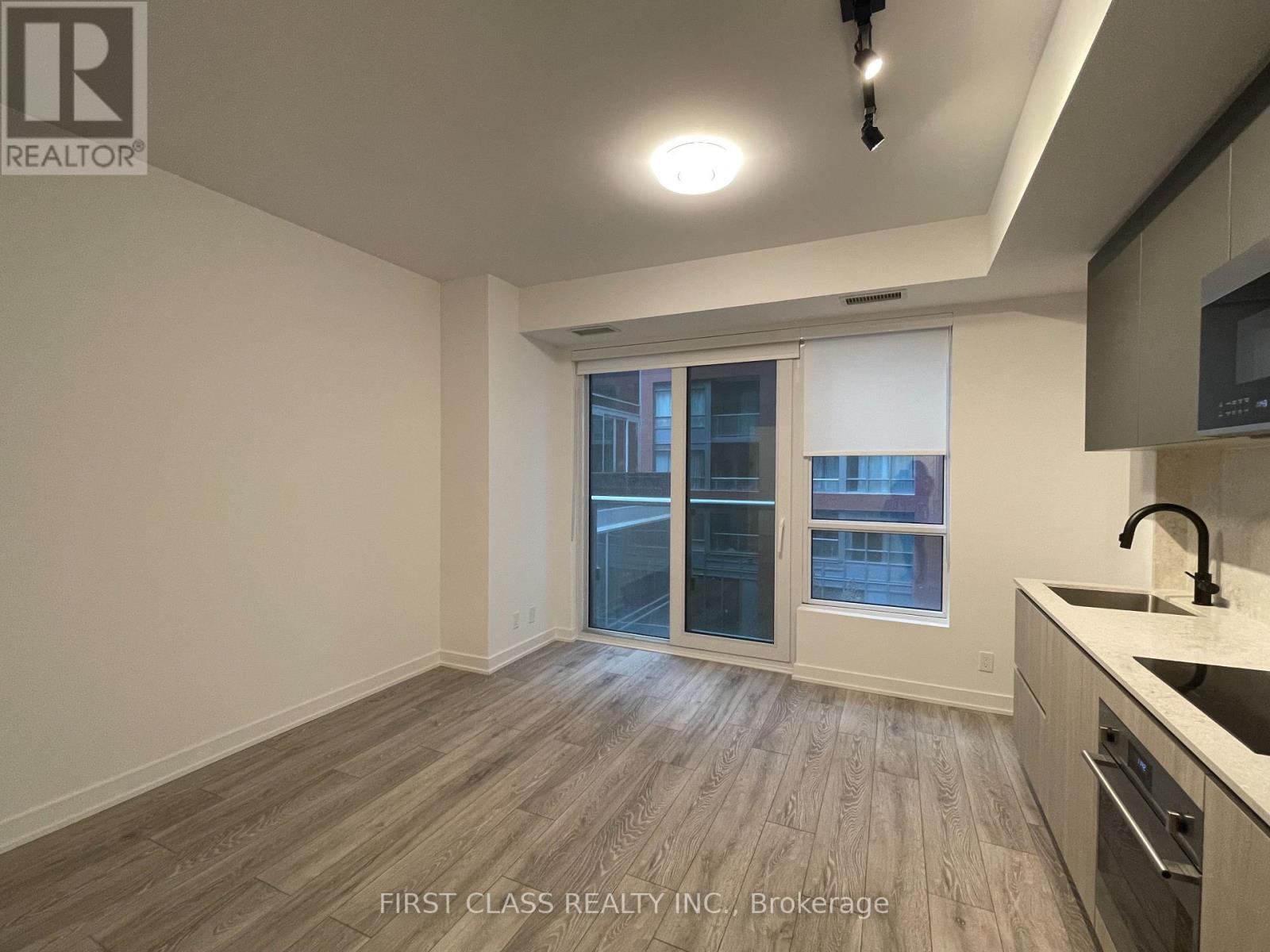 609 - 108 Peter Street, Toronto (Waterfront Communities), Ontario  M5V 0W2 - Photo 7 - C12797876