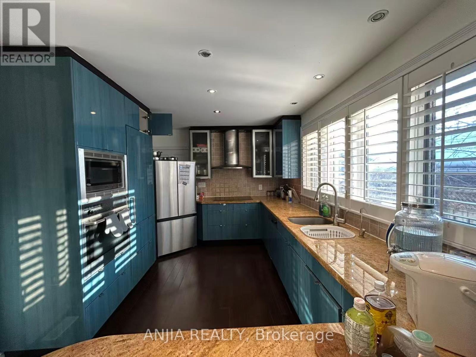 Main - 500 Huntingwood Drive, Toronto, Ontario  M1W 1G4 - Photo 3 - E12797700