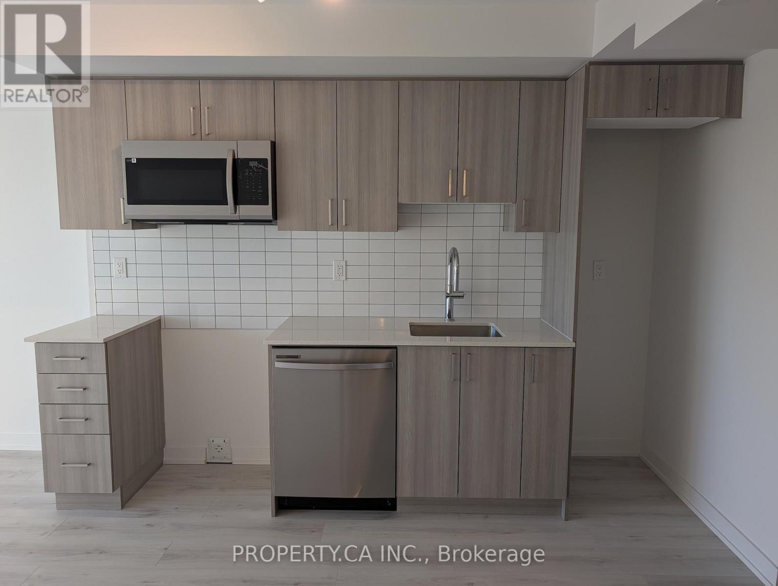 1203 - 1010 Sandy Beach Road, Pickering, Ontario  L1W 0C7 - Photo 3 - E12797784