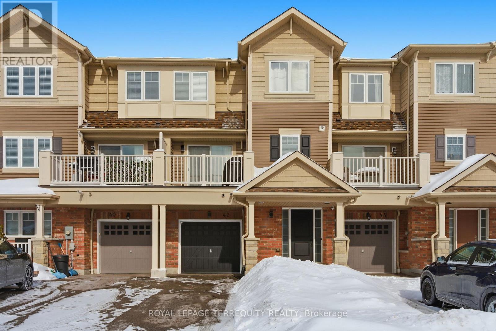 42 ARTANIA STREET, oshawa (windfields), Ontario