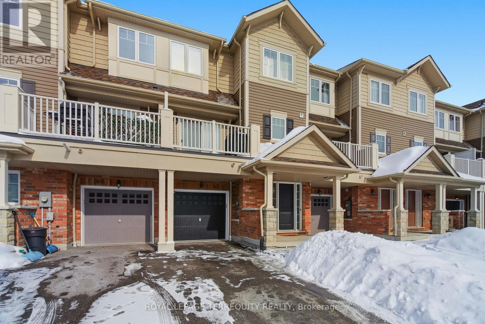 42 Artania Street, Oshawa (Windfields), Ontario  L1L 0E7 - Photo 3 - E12797858