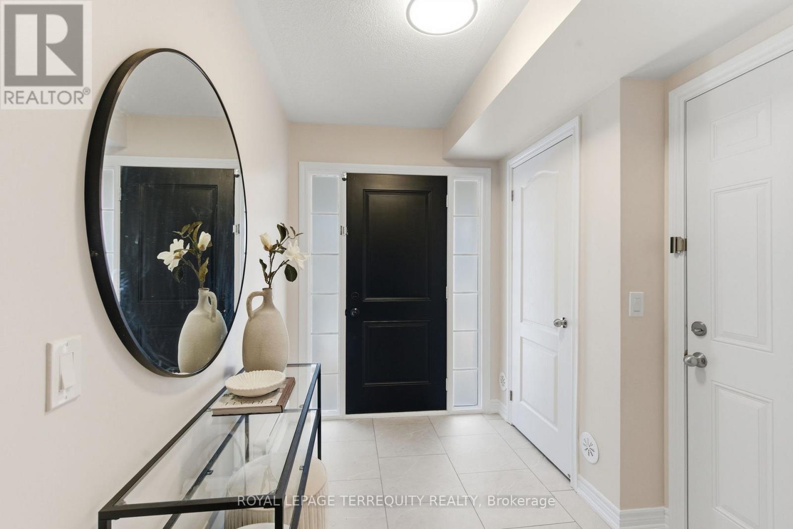 42 Artania Street, Oshawa (Windfields), Ontario  L1L 0E7 - Photo 4 - E12797858