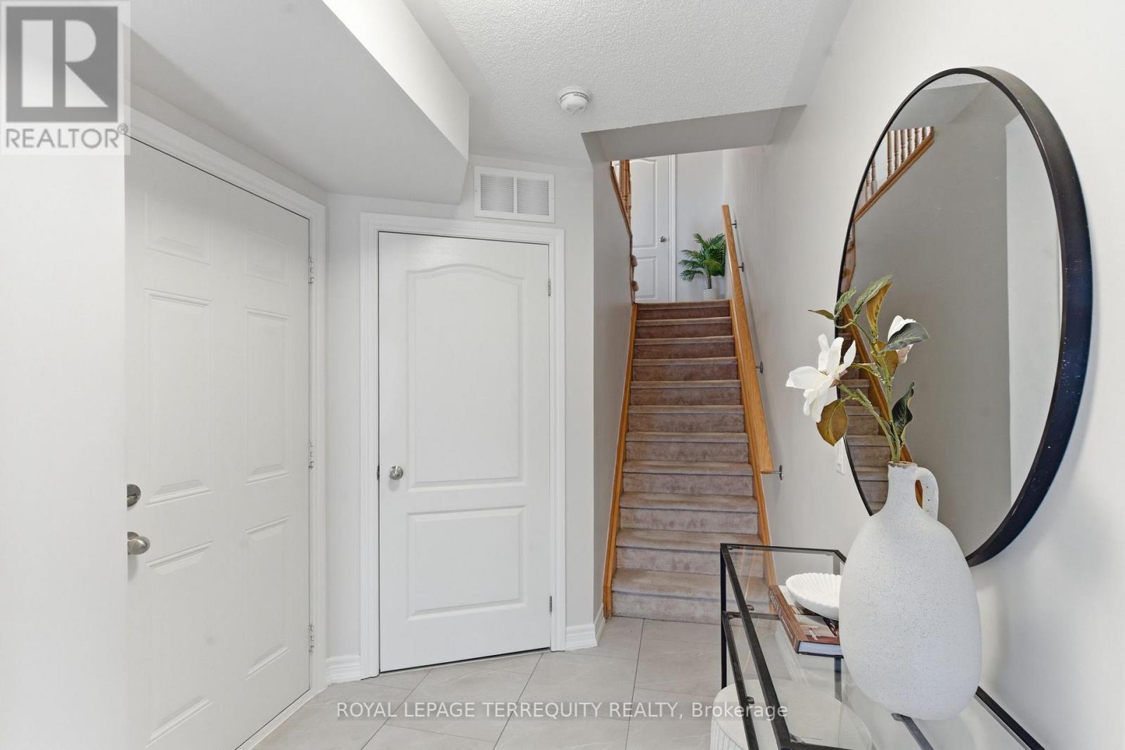 42 Artania Street, Oshawa (Windfields), Ontario  L1L 0E7 - Photo 5 - E12797858