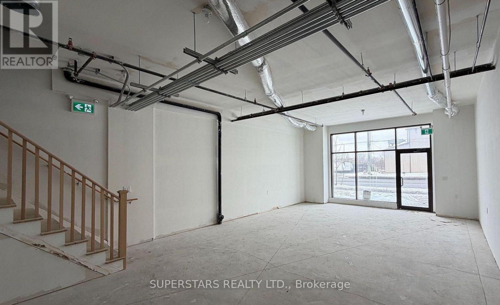 4 - 220 Dissette Street, Bradford West Gwillimbury, Ontario L3Z 3G8 - Photo 4 - N12797662