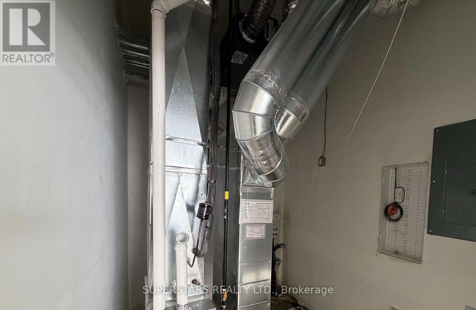 4 - 220 Dissette Street, Bradford West Gwillimbury, Ontario L3Z 3G8 - Photo 5 - N12797662