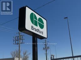 4 - 220 Dissette Street, Bradford West Gwillimbury, Ontario L3Z 3G8 - Photo 9 - N12797662