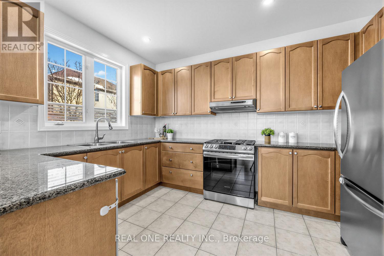 18 Calico Crescent, Markham, Ontario  L6C 3A6 - Photo 13 - N12797674